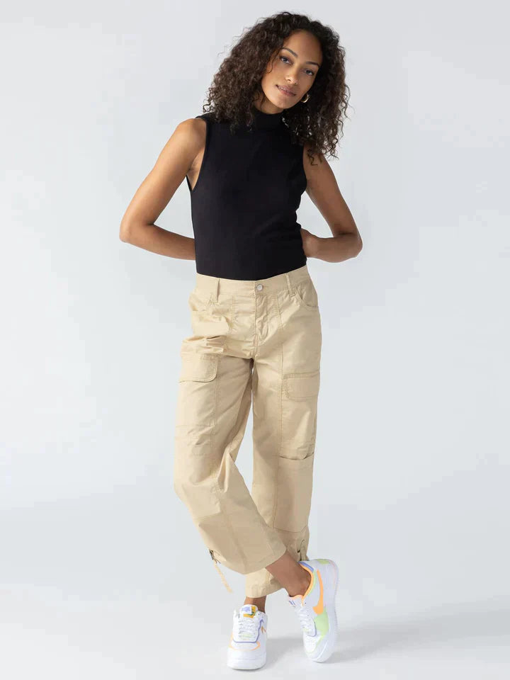 Cali cargo pants in true khaki color.